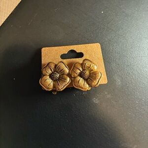 Gold Flower Clips Earrings
